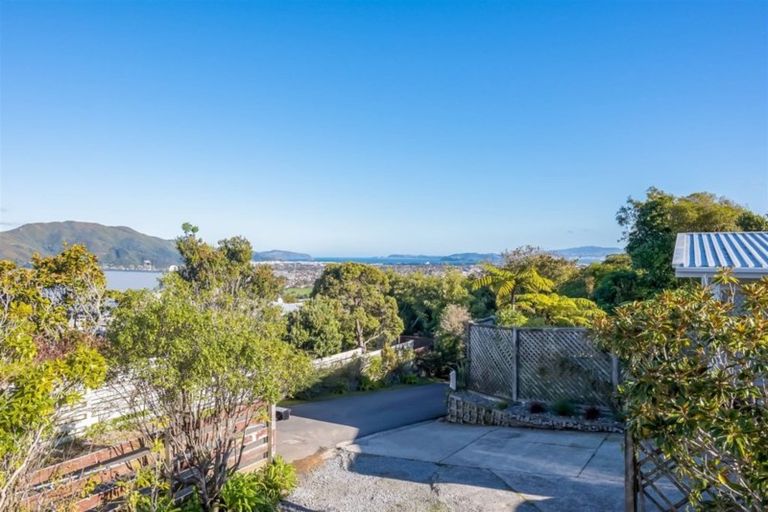 Photo of property in 1 Viscount Grove, Kelson, Lower Hutt, 5010