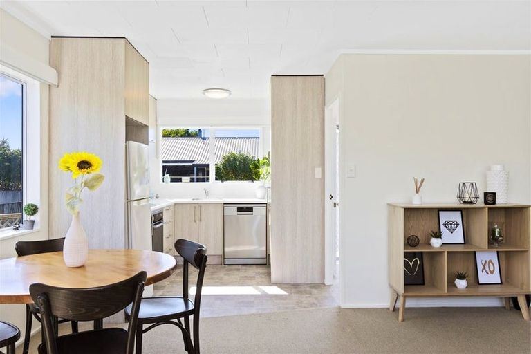 Photo of property in 18a Kane Road, Papamoa Beach, Papamoa, 3118