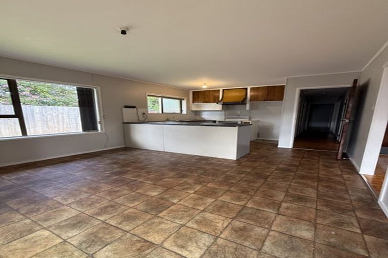 Photo of property in 2/14 Ti Nana Crescent, Henderson, Auckland, 0610