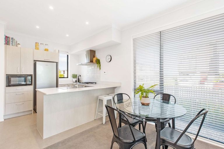 Photo of property in 2 Awamarino Way, Westgate, Auckland, 0614