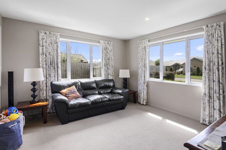 Photo of property in 7 Oakdene Place, Halswell, Christchurch, 8025