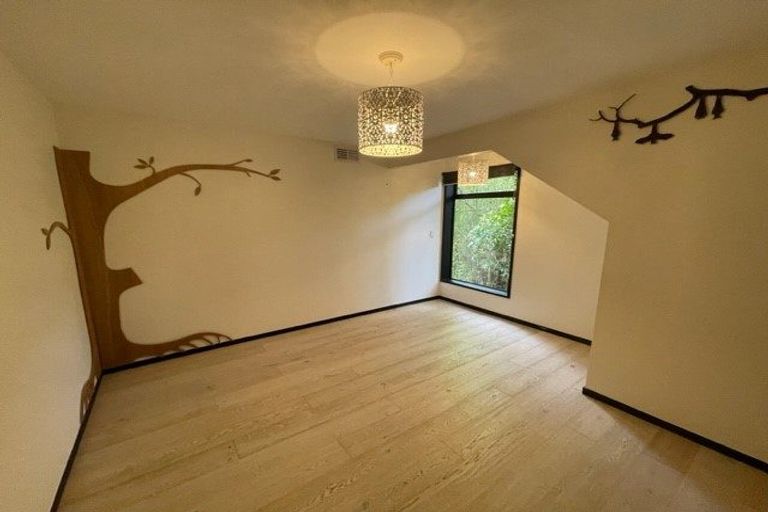 Photo of property in 20 Heathcote Road, Castor Bay, Auckland, 0620