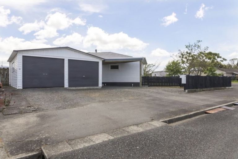 Photo of property in 9 Seddon Street, Dannevirke, 4930