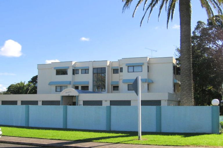 Photo of property in 15e Puriri Avenue, Orewa, 0931