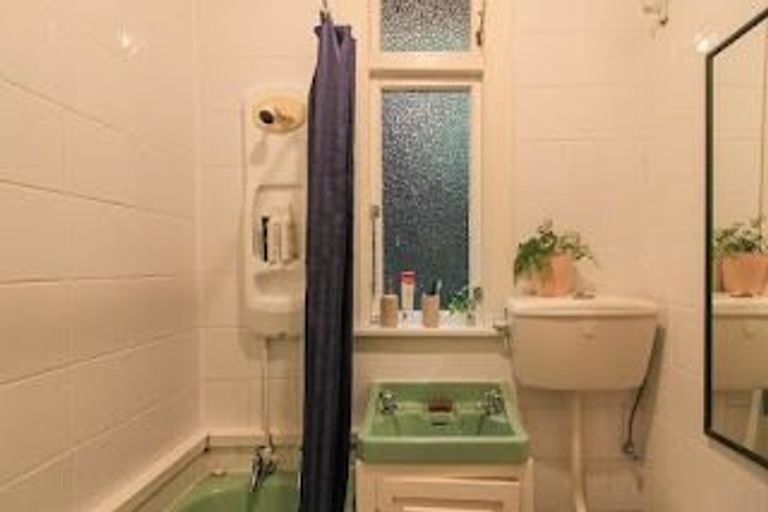 Photo of property in 36 Tavistock Road, Melrose, Wellington, 6023