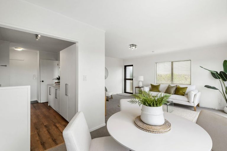 Photo of property in 1/12 Corunna Road, Milford, Auckland, 0620