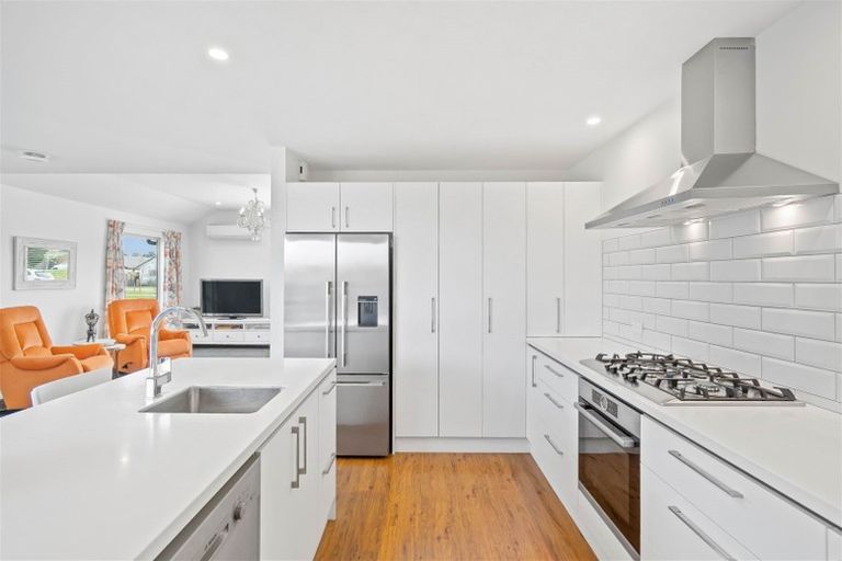 Photo of property in 14 Lansdowne Way, Rolleston, 7615