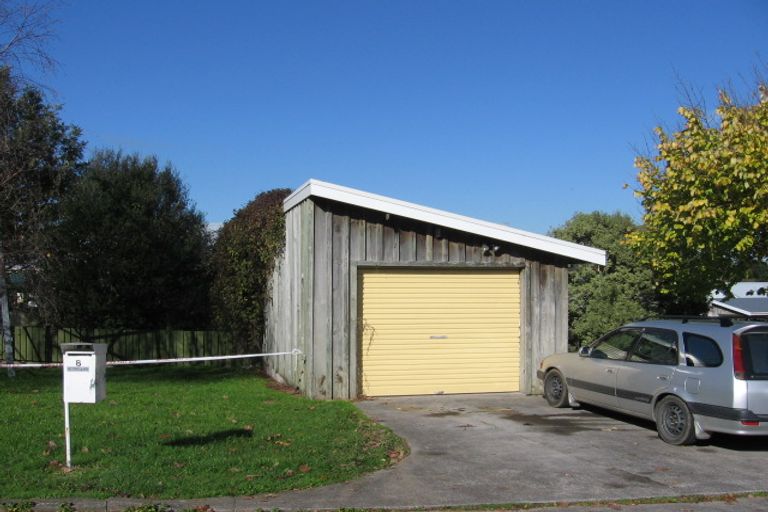 Photo of property in 6 Keri Anne Place, Goodwood Heights, Auckland, 2105