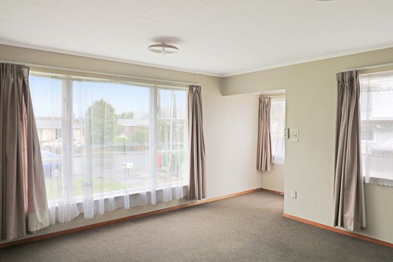 Photo of property in 1/19 Mangaroa Hill Road, Maoribank, Upper Hutt, 5018