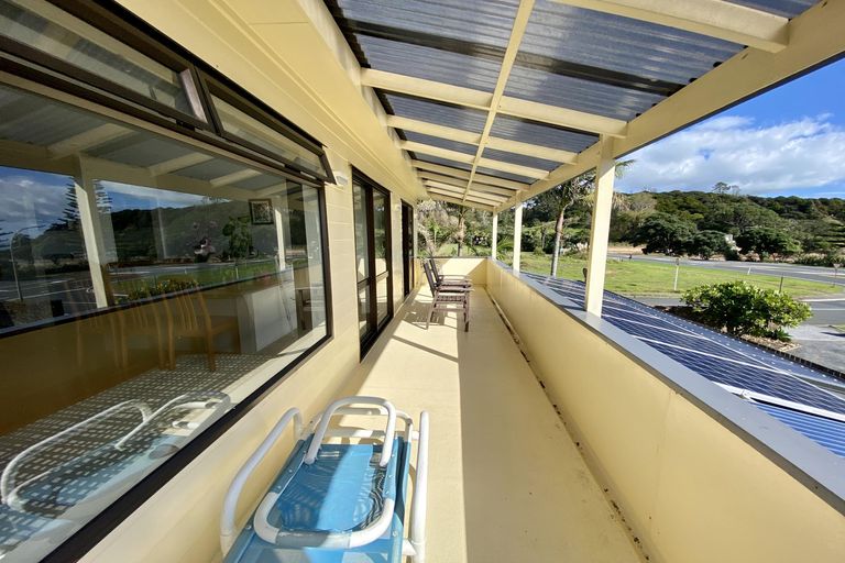 Photo of property in 6 Stratford Drive, Cable Bay, 0420