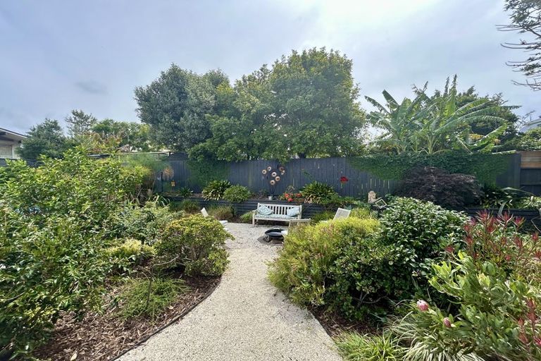 Photo of property in 10 Asbury Crescent, Campbells Bay, Auckland, 0630