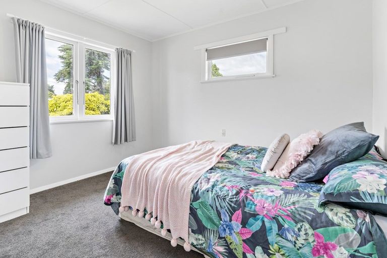 Photo of property in 77 Kent Street, Carterton, 5713