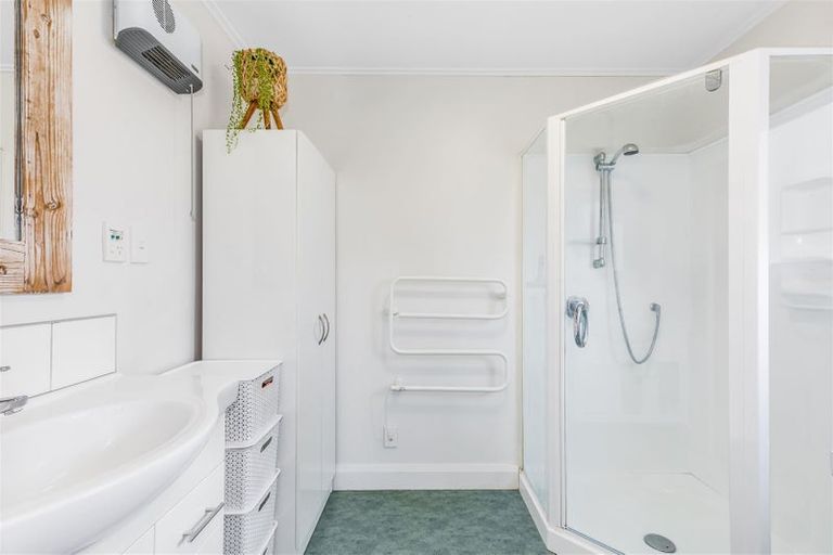 Photo of property in 38 Pencarrow Crescent, Wainuiomata, Lower Hutt, 5014