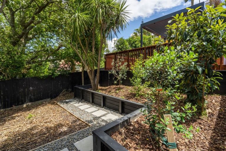 Photo of property in 8 Sandford Street, Campbells Bay, Auckland, 0630