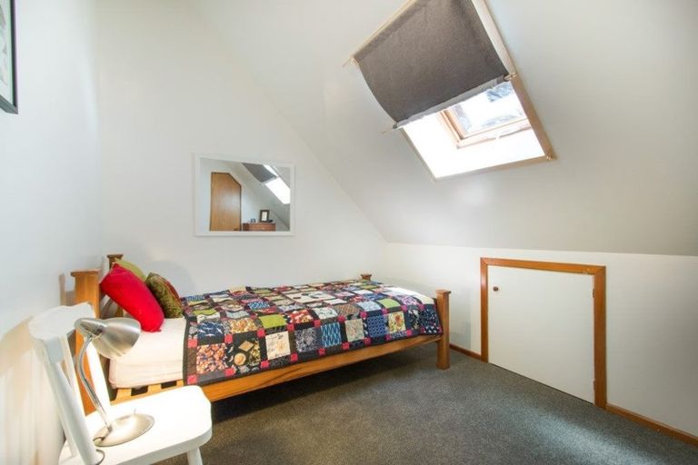 Photo of property in 16 Hebe Place, Birkenhead, Auckland, 0626