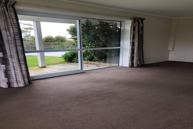 Photo of property in 1/36 Exmouth Road, Northcote, Auckland, 0627