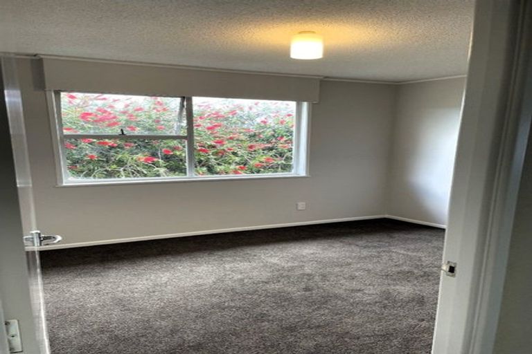 Photo of property in 104 Lantana Road, Green Bay, Auckland, 0604