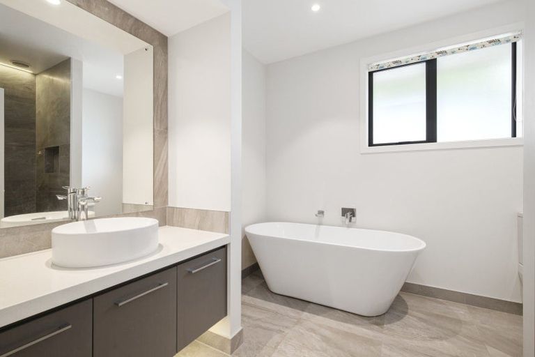 Photo of property in 12a Henry Curd Terrace, Pukekohe, 2120