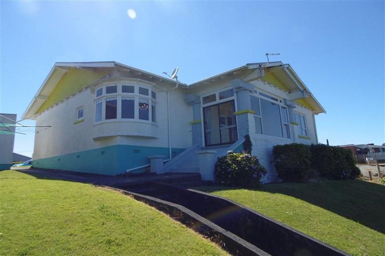 Photo of property in 10 Baring Terrace, Strandon, New Plymouth, 4312