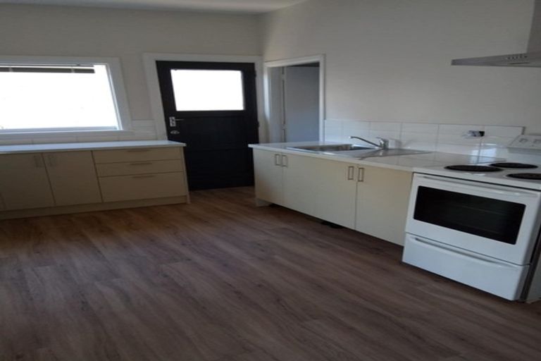 Photo of property in 15 Owles Terrace, New Brighton, Christchurch, 8061