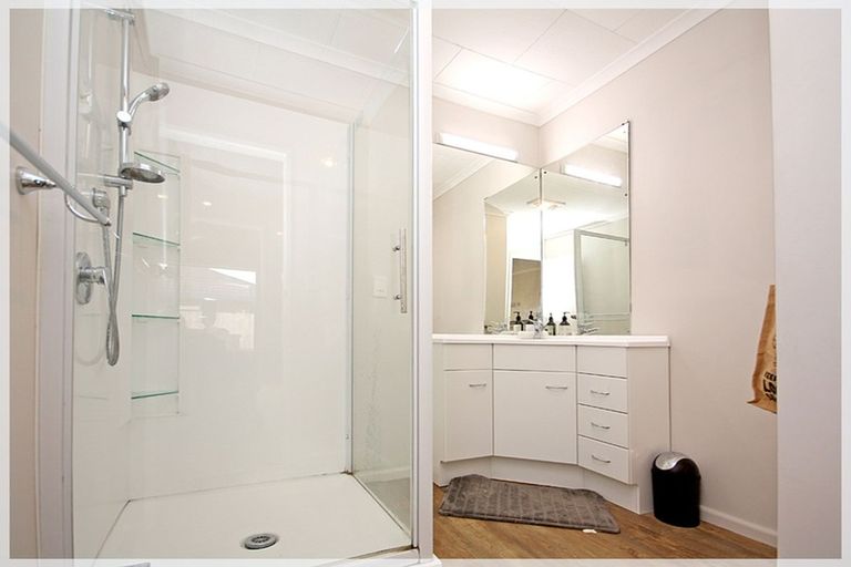 Photo of property in 20 Easton Way, Levin, 5510