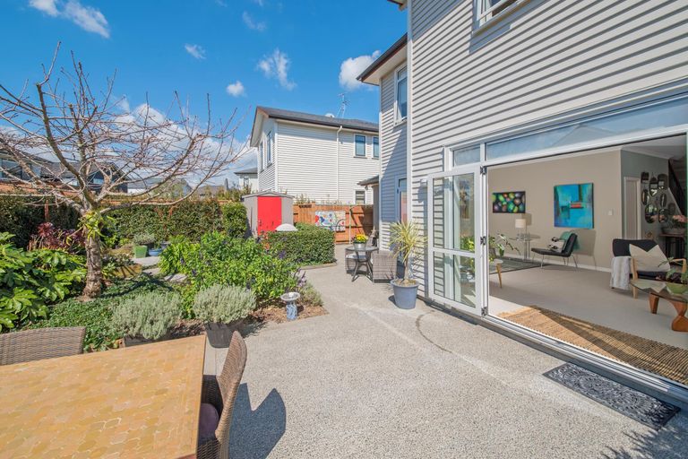 Photo of property in 4 Trecarne Street, Karaka, Papakura, 2113