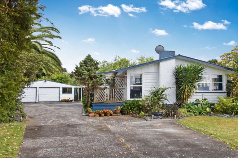 Photo of property in 6 Tamariki Avenue, Kelston, Auckland, 0602