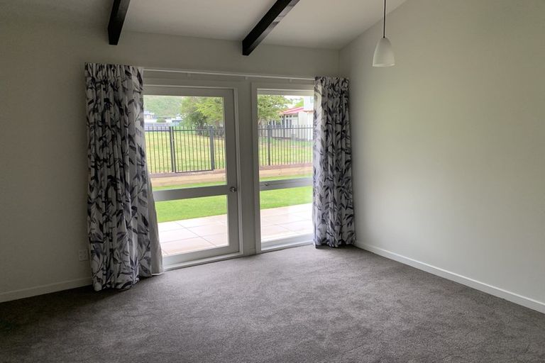 Photo of property in 26 Raekura Place, Redcliffs, Christchurch, 8081