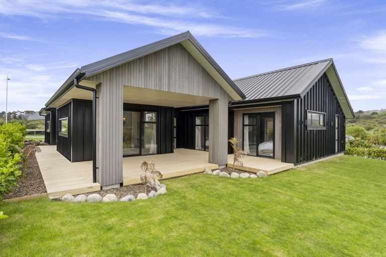 Photo of property in 45 Te Ara Kawakahia, Waikanae, 5036