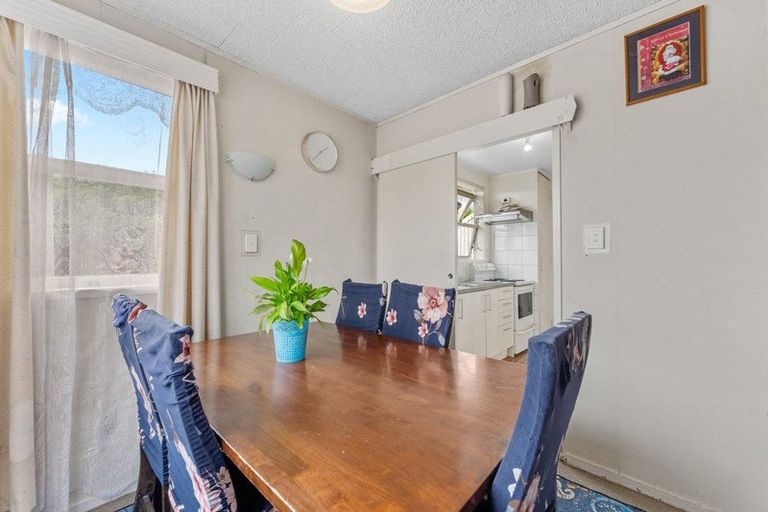 Photo of property in 14 Tatariki Street, Rosehill, Papakura, 2113