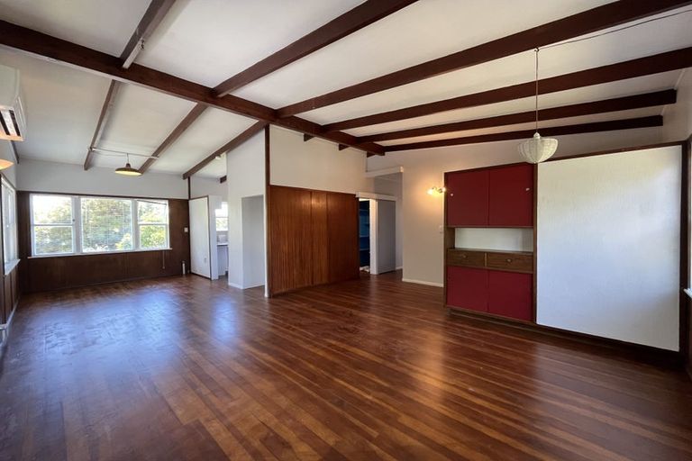 Photo of property in 64 Sylvan Crescent, Te Atatu South, Auckland, 0610