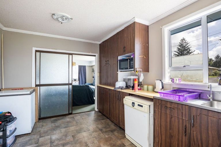 Photo of property in 150 Seaview Road, Westown, New Plymouth, 4310