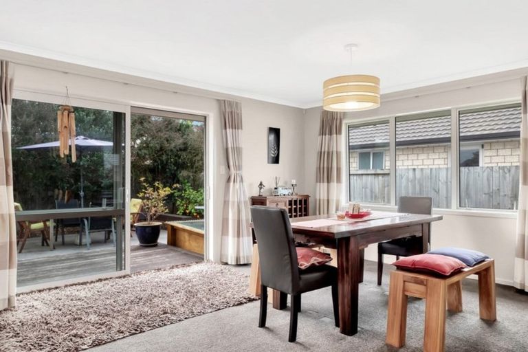 Photo of property in 24 Butterworth Crescent, Papamoa Beach, Papamoa, 3118