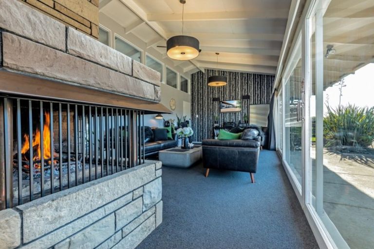 Photo of property in 38 Kelvin Grove Road, Kelvin Grove, Palmerston North, 4414