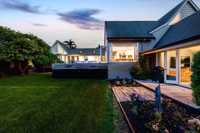 Photo of property in 12 Wairere Road, Torbay, Auckland, 0630