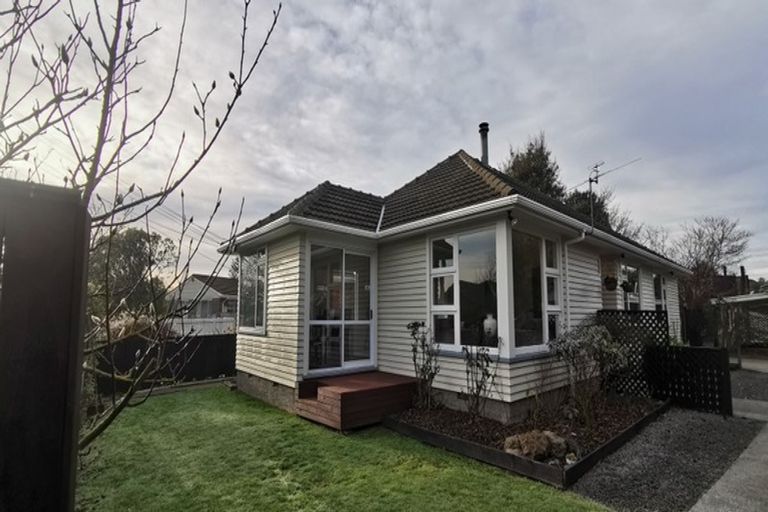 Photo of property in 9 Mappleton Avenue, Burnside, Christchurch, 8053