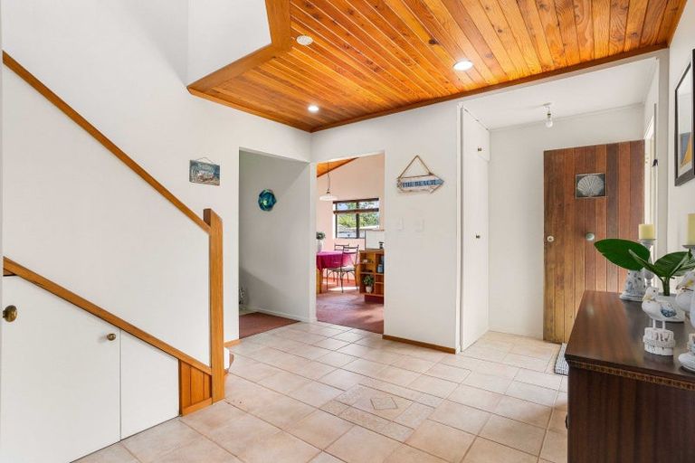 Photo of property in 16 Mount Avenue, Pauanui, Hikuai, 3579