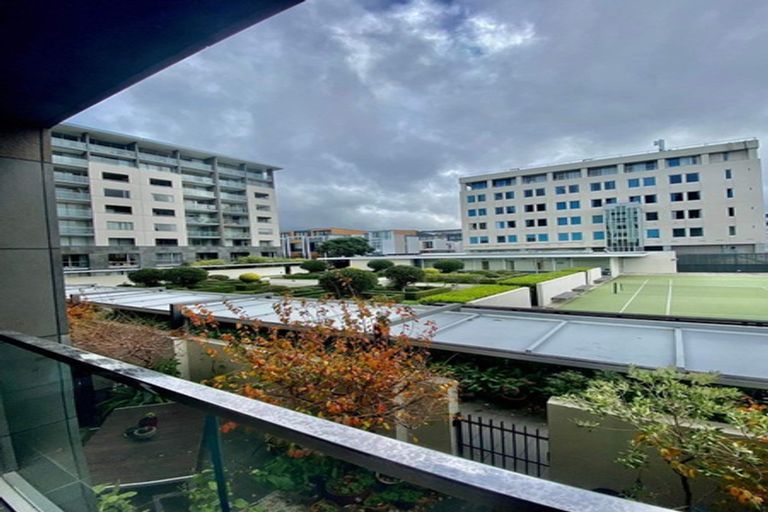 Photo of property in Sanctum Apartment, 10 Ebor Street, Te Aro, Wellington, 6011