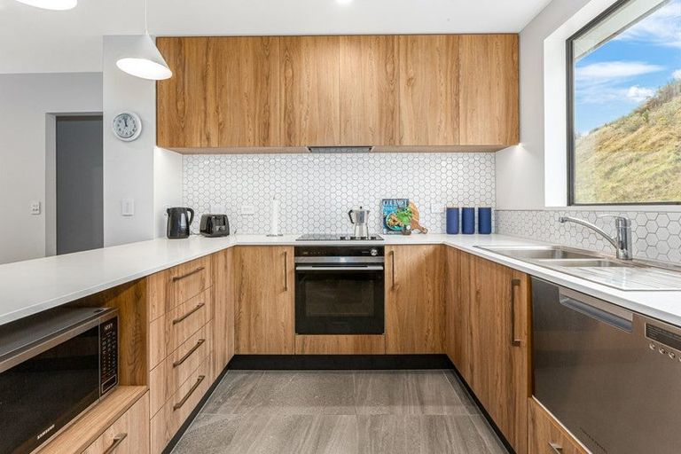 Photo of property in 43 Oakum Road, Whitby, Porirua, 5024