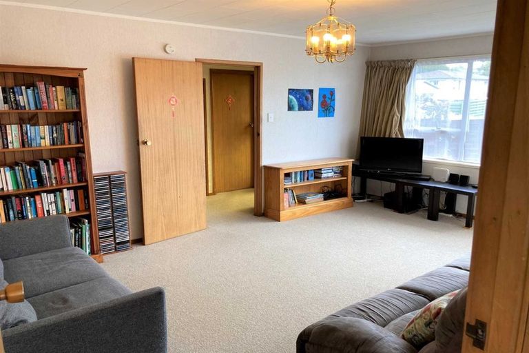 Photo of property in 60 Casuarina Road, Half Moon Bay, Auckland, 2012