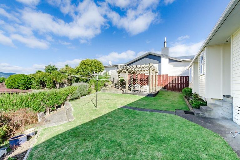 Photo of property in 22 Gray Avenue, Paraparaumu Beach, Paraparaumu, 5032