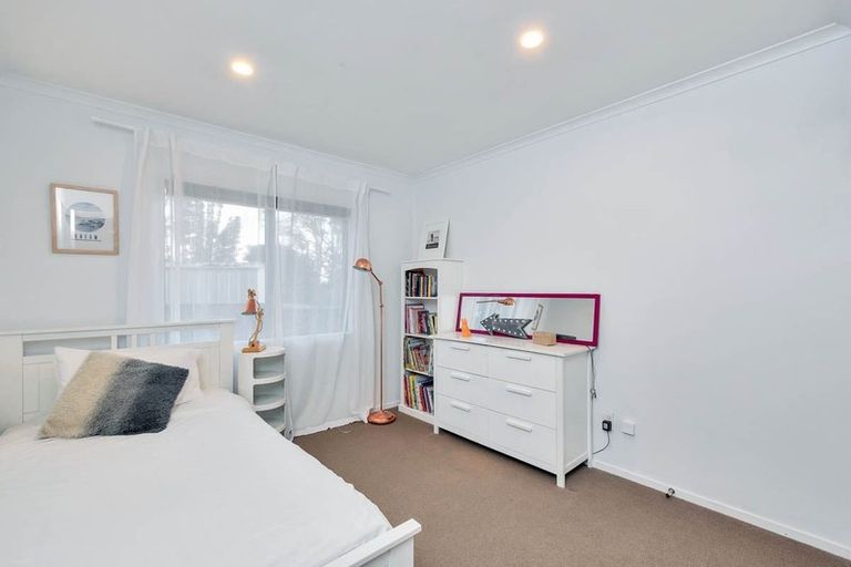 Photo of property in 2/103 Bond Crescent, Forrest Hill, Auckland, 0620