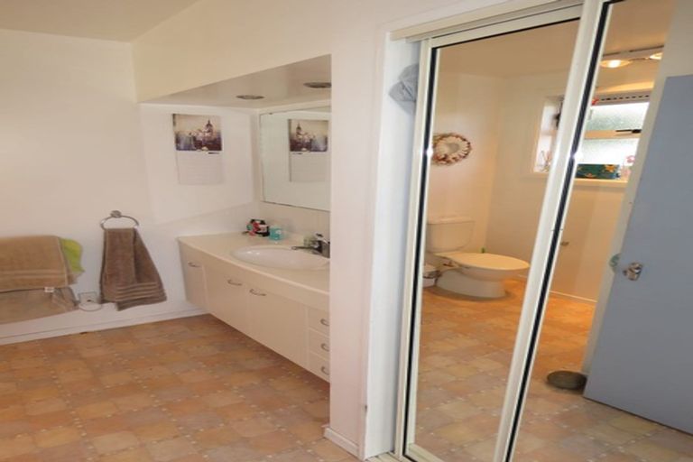 Photo of property in 425 Avonhead Road, Avonhead, Christchurch, 8042