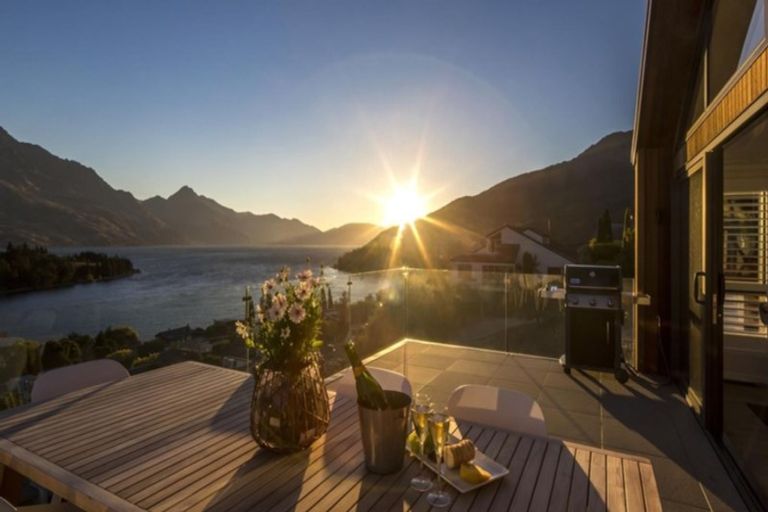 Photo of property in 2/27 Panorama Terrace, Queenstown, 9300