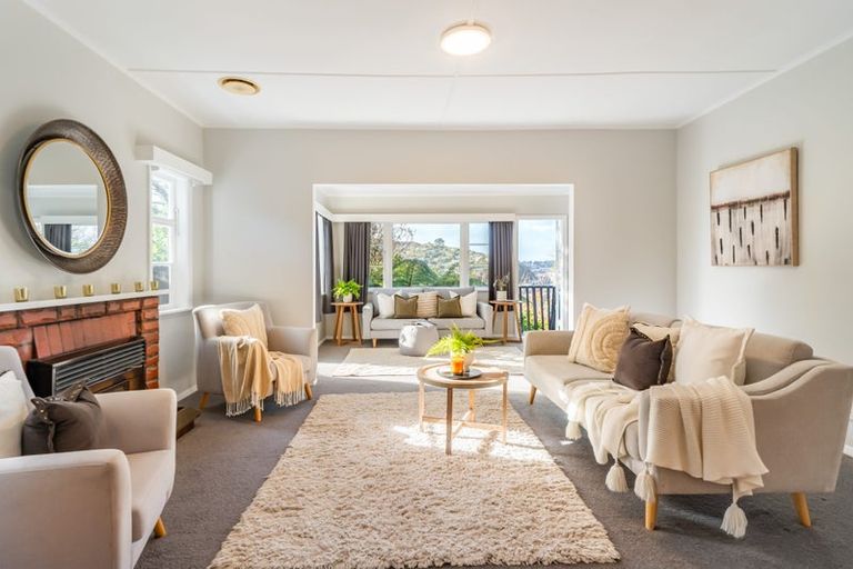 Photo of property in 11 Terawhiti Terrace, Karori, Wellington, 6012