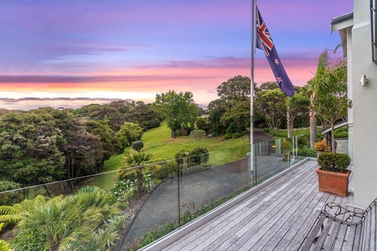 Photo of property in 2 Puriri Place, Sandspit, Warkworth, 0982