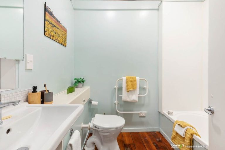 Photo of property in Hannahs Warehouse Apartments, 14/13 Leeds Street, Te Aro, Wellington, 6011