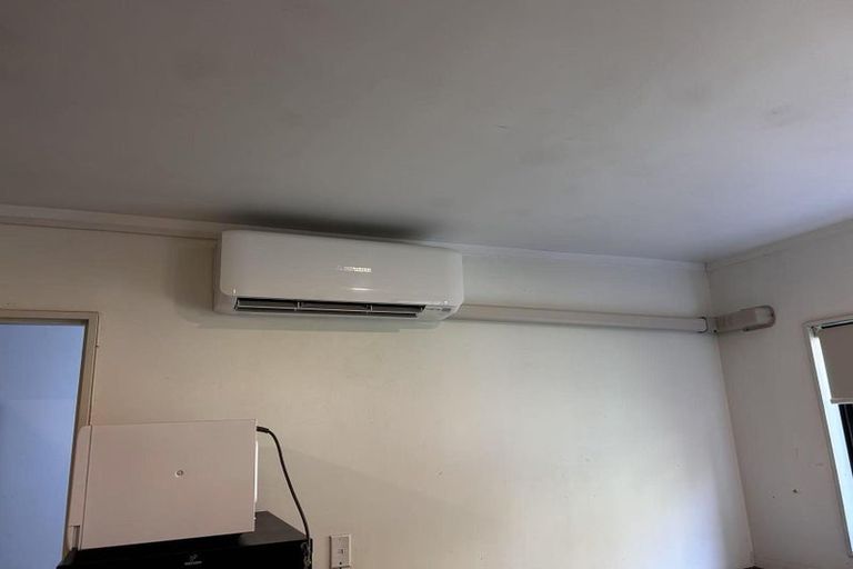 Photo of property in 4/35 Kiteroa Terrace, Rothesay Bay, Auckland, 0630