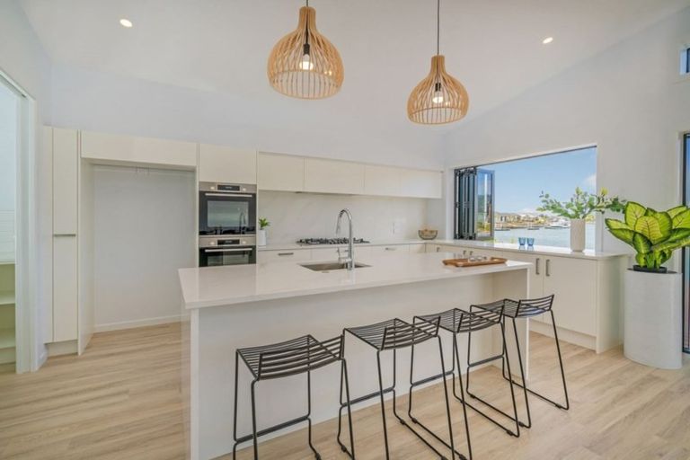 Photo of property in 14 Lady Jocelyn Place, Whitianga, 3510