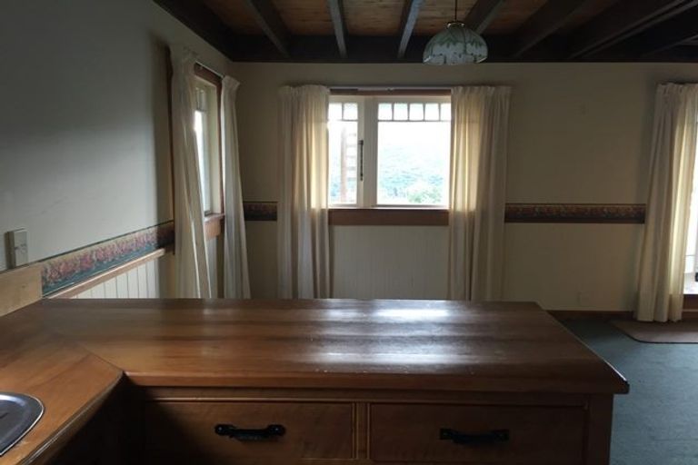 Photo of property in 2/13 Mcmanaway Grove, Stokes Valley, Lower Hutt, 5019